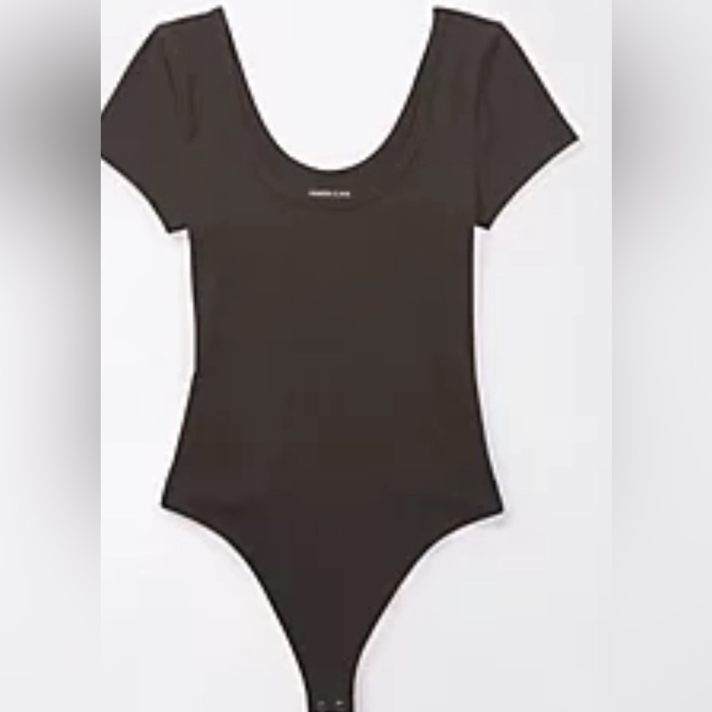 Black/grey short sleeve scoop neck body suit NWT